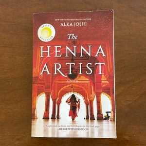 BOOK - The Henna Artist by Alka Joshi